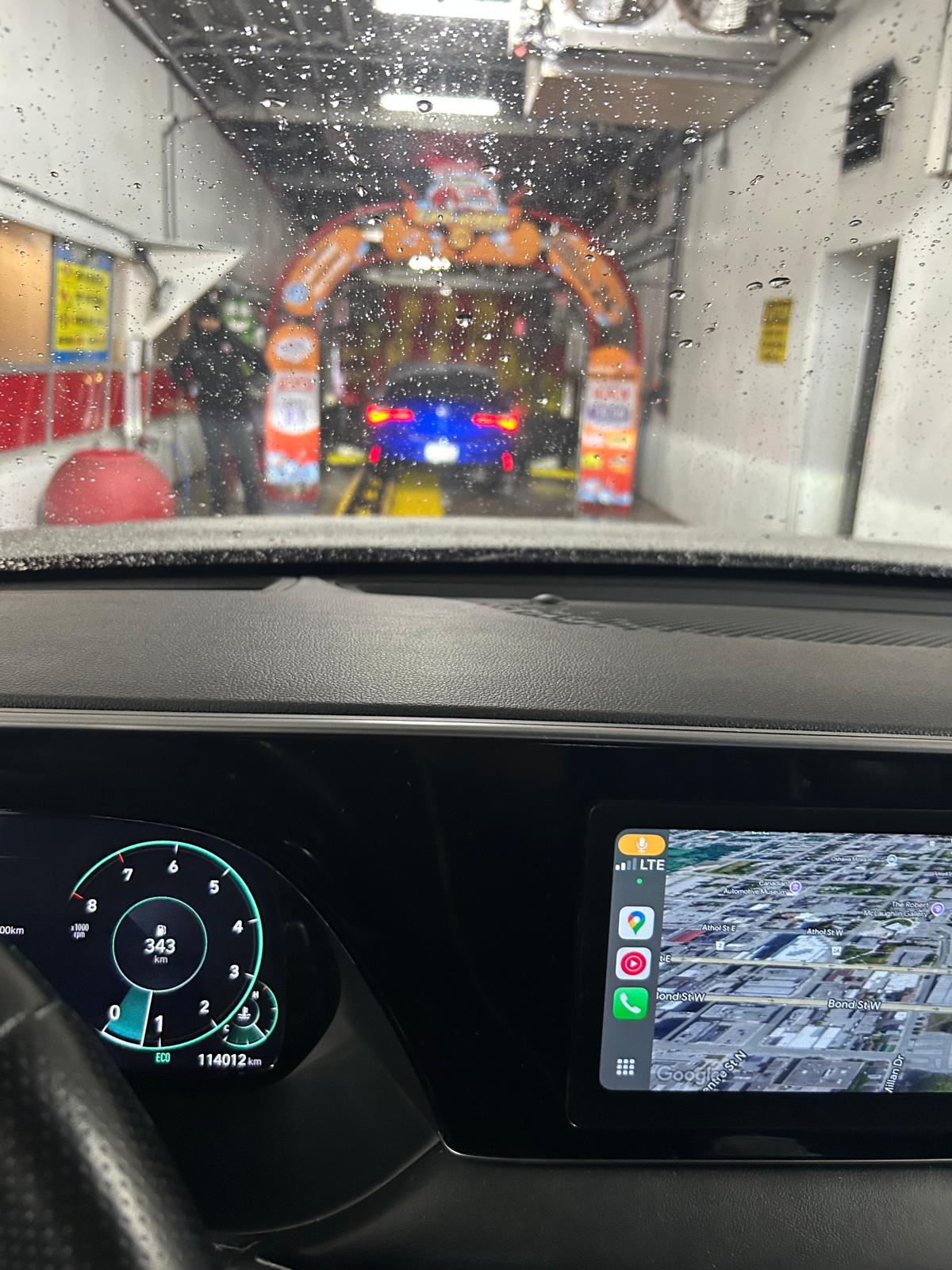 Apple CarPlay navigation on the Airport Run Palisade dashboard
